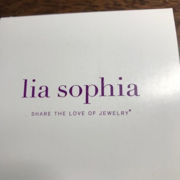 Women' Pendant Necklace - Picture 2 of 4